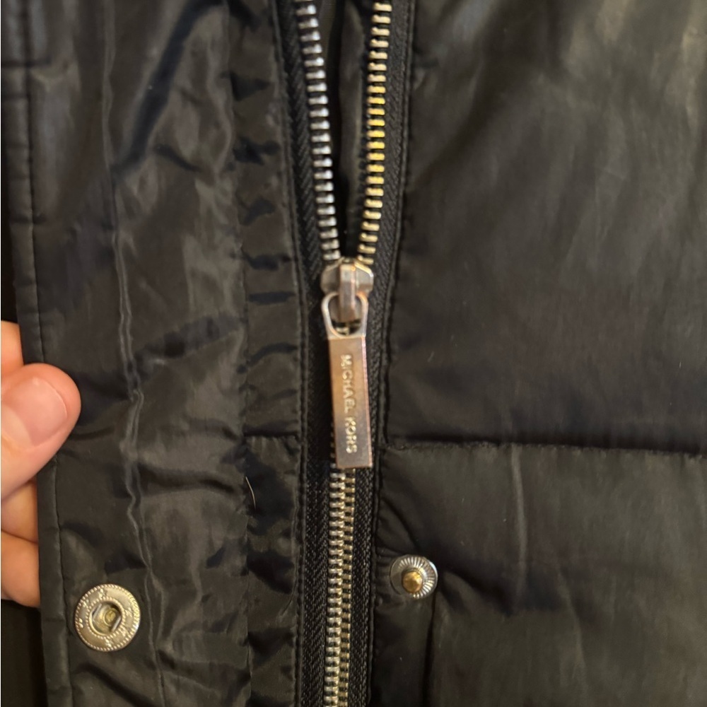 MICHAEL Michael Kors Black Puffer Jacket - Picture 4 of 12